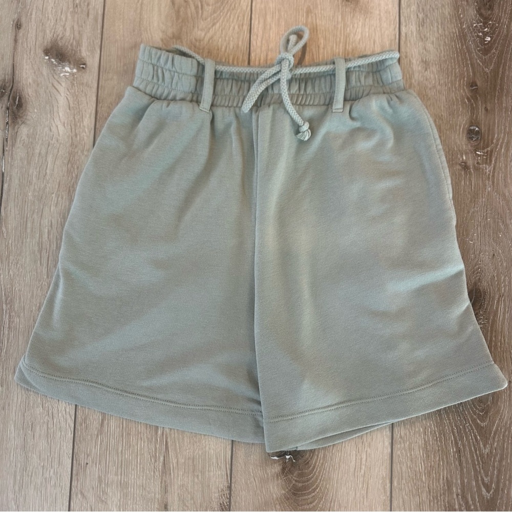 Zara Casual Green Sweatshorts Lounge Shorts With Tie Waist Long Oversized Small